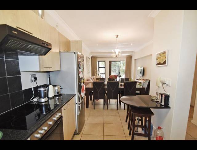 2 BEDROOM APARTMENT FOR SALE IN SANDOWN